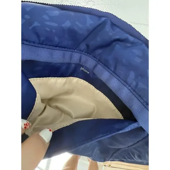 Lululemon Crossbody Bag Womens Adjustable Strap Festival Purse Shadow wrap Blue - Picture 9 of 12